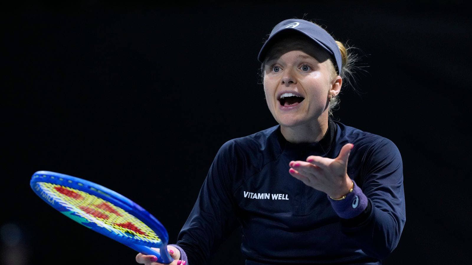 British tennis player Harriet Dart 'sorry' after saying opponent should put deodorant on