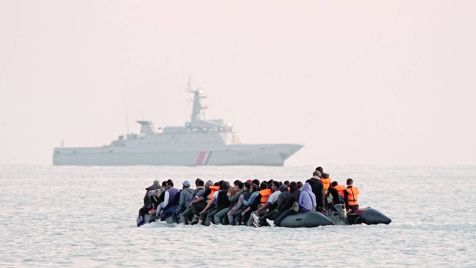 People smugglers to have assets frozen and be banned from UK