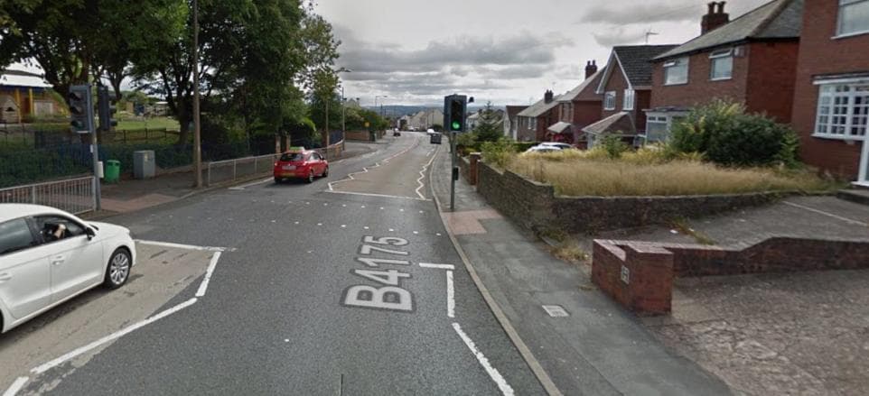 Police Officer ‘Punched in Throat by Range Rover Driver Who Escaped Crash’